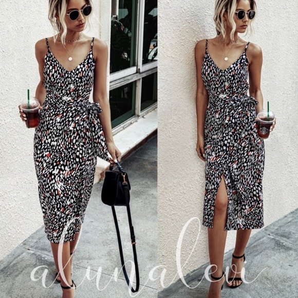 Dresses & Skirts - Print v neck side tie cami midi dress boho
